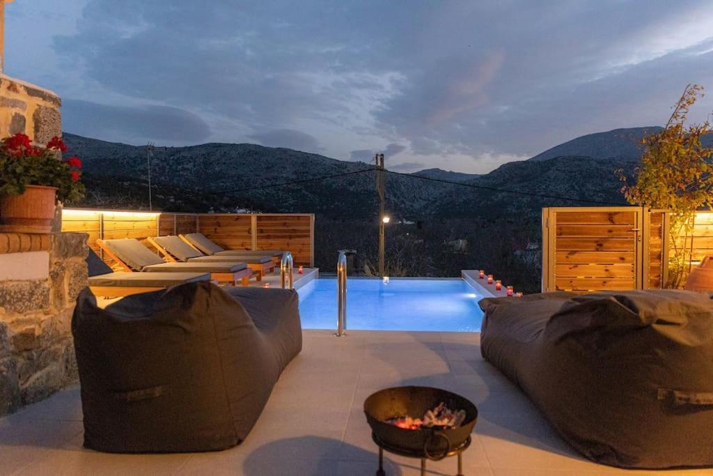 Lasithi Luxury Villa Mesa Lasithi ภายนอก รูปภาพ