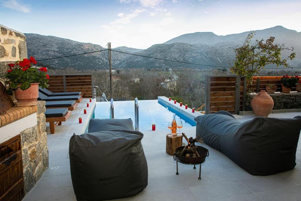 Lasithi Luxury Villa Mesa Lasithi ภายนอก รูปภาพ